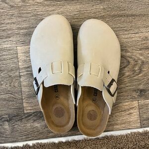 Women’s Cream Clogs with Adjustable Strap